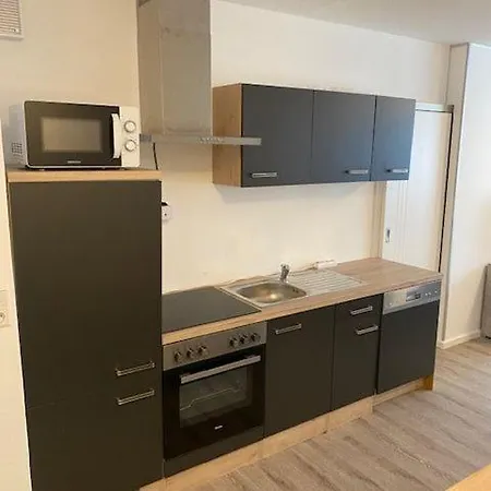 Apartment 3 502 *